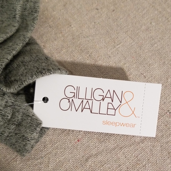 Bundle Gilligan and O'Malley sleepwear top - Picture 7 of 8